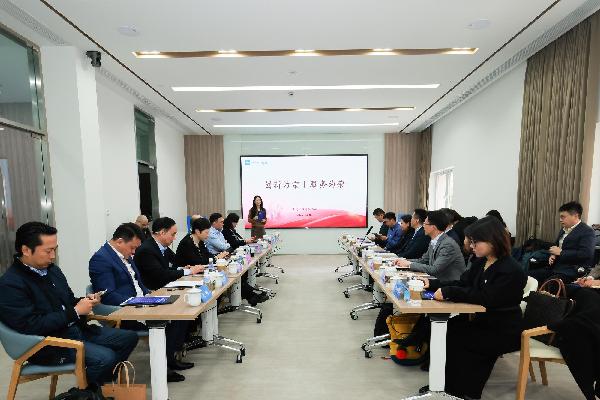 阿斯利康中國(guó)總經(jīng)理林驍帶隊(duì)參訪(fǎng)上藥云健康“益藥·綜合旗艦體”，共筑醫(yī)藥創(chuàng)新服務(wù)新生態(tài)